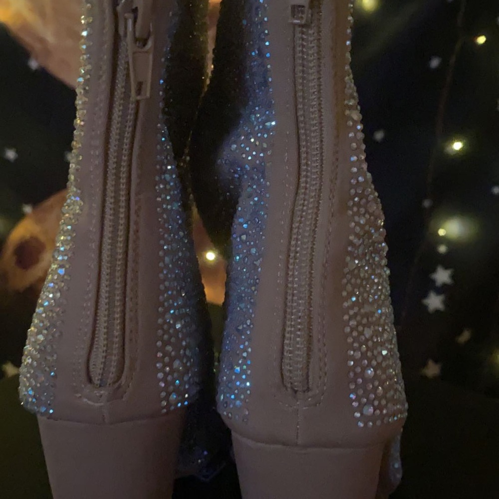 Akira sparkle booties - Picture 3 of 3